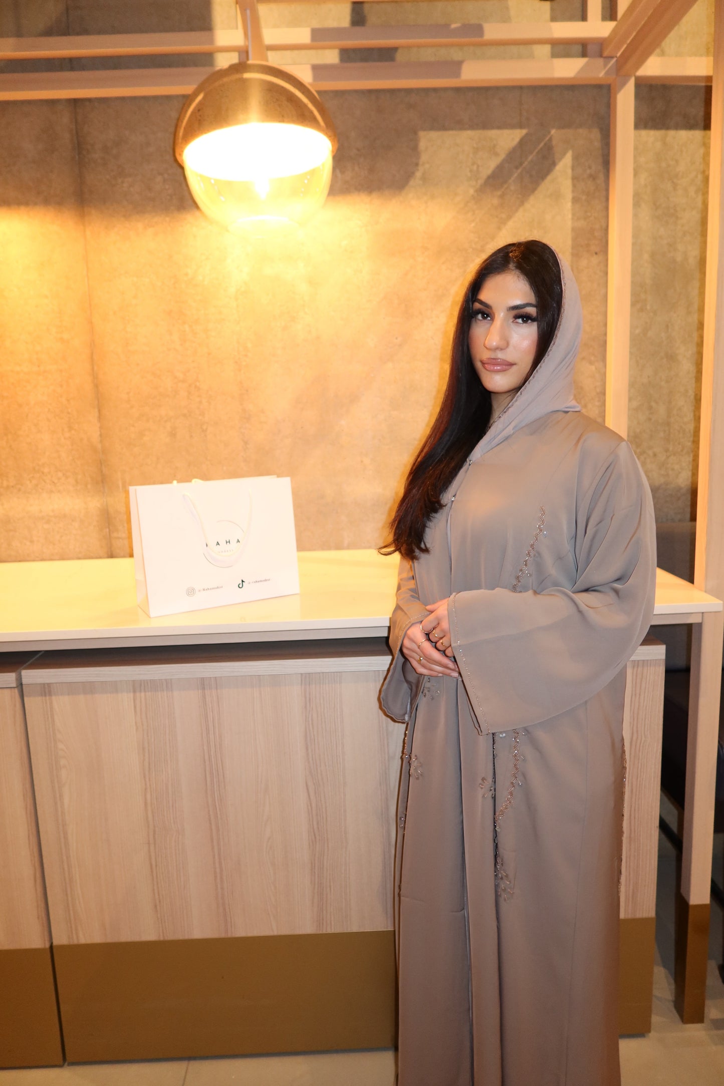 Adila abaya