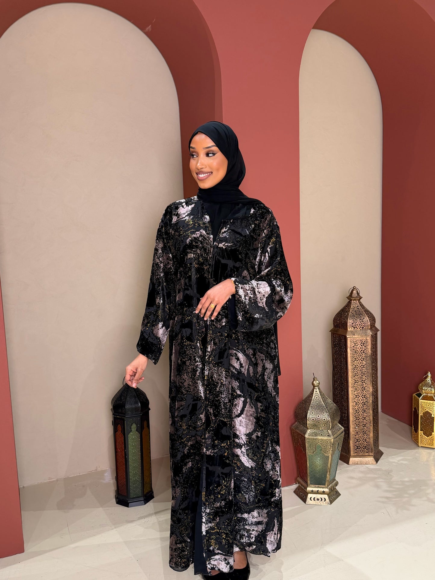 Layyan maqbal abaya