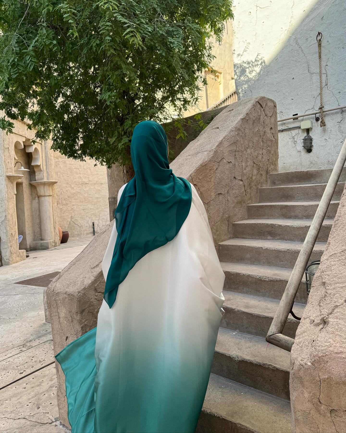 Naruuro abaya in Emerald green