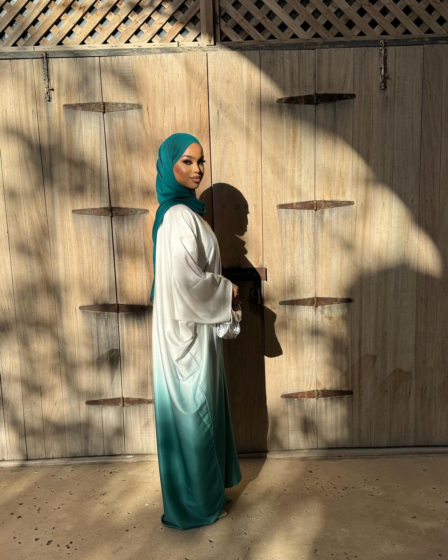 Naruuro abaya in Emerald green