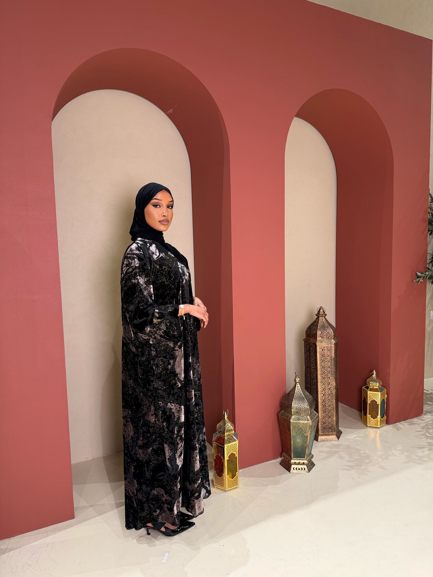 Layyan maqbal abaya